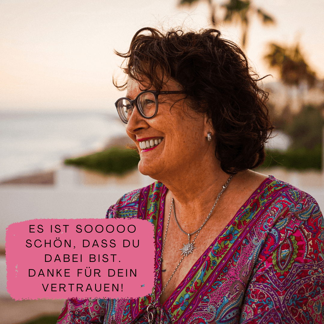 Danke für dein Vertrauen Frau seitlicher Blick aufs Meer, lächelt